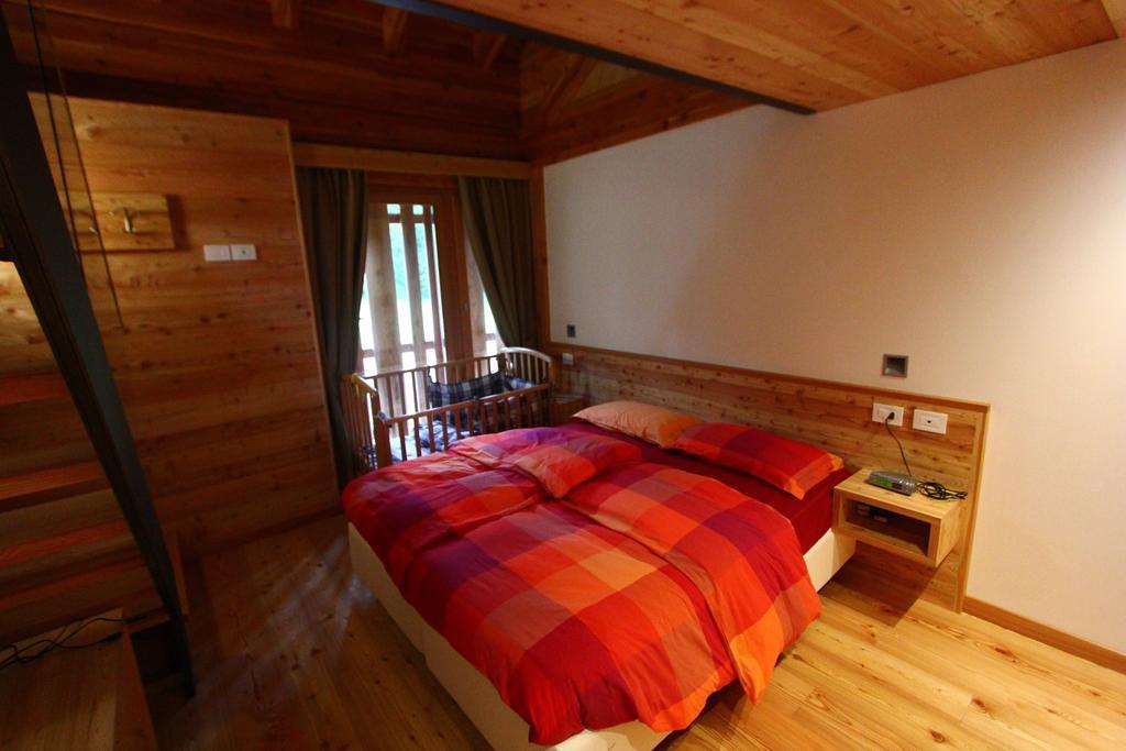 Pra De La Casa Bed & Breakfast Madonna di Campiglio Exterior photo